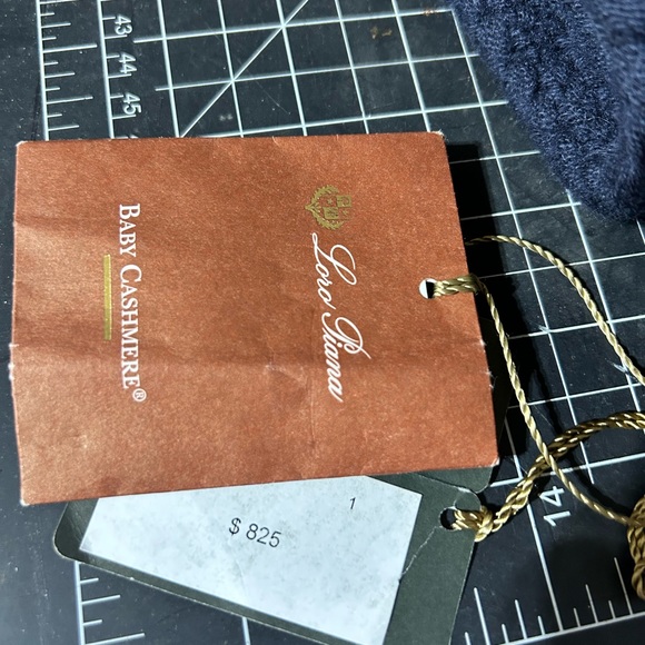 Loro Piana Baby Cashmere Scarf - NAVY UNISEX - Picture 4 of 5